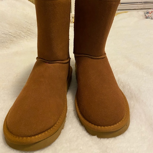 ugg f19010d